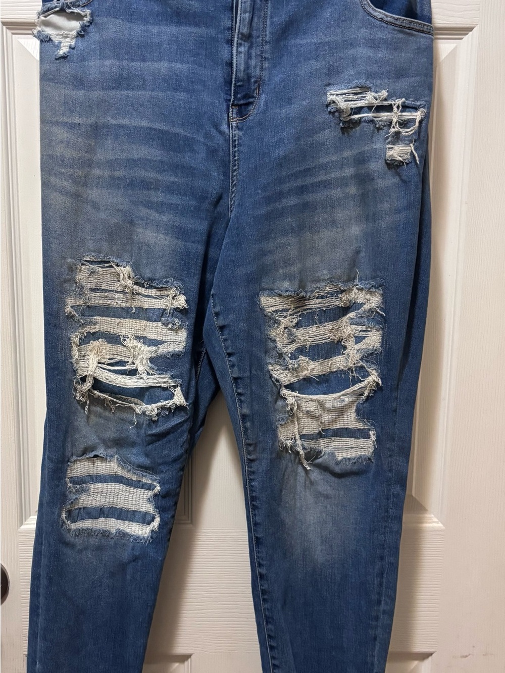 American Eagle Outfitters Distressed Blue Boyfriend Jeans